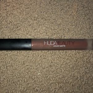 Huda beauty liquid lip